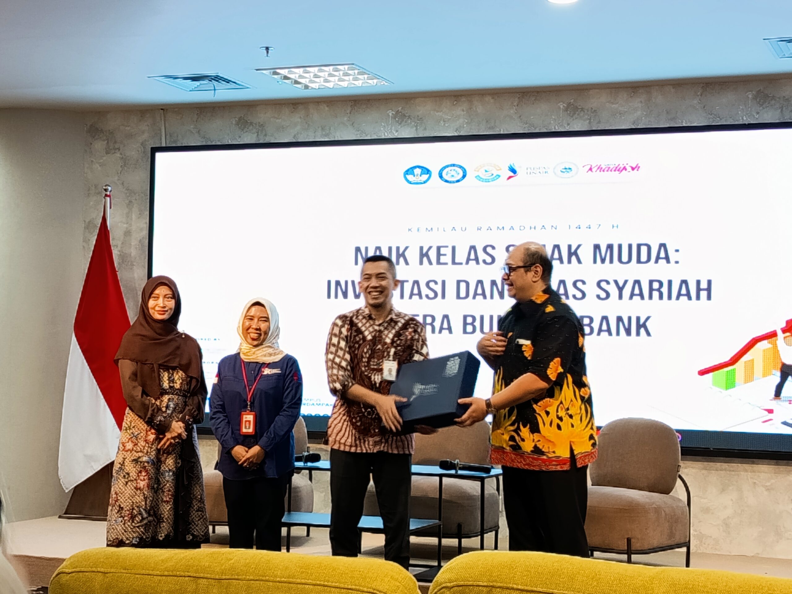 PUSPAS UNAIR, BSI, Dan OJK Edukasi Mahasiswa, Investasi Emas Syariah Sebagai Aset Masa Depan