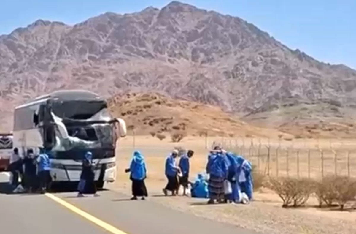 Bus Jemaah Haji Indonesia Kelompok Terbang SUB-02 dan JKS-01 Mengalami Kecelakaan Di Madinah