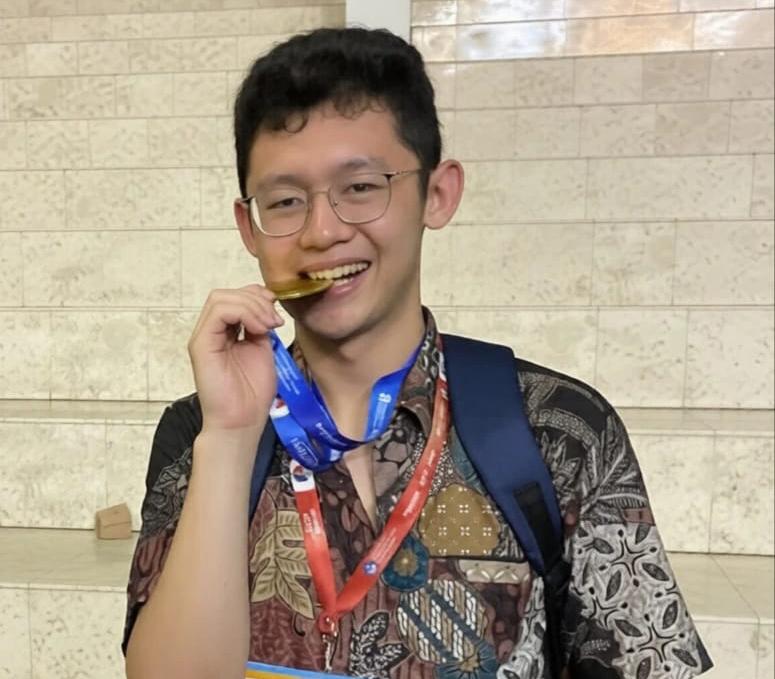 Juara Medspin 2025 Wong Bryant Alden Raih Golden Ticket Fakultas Kedokteran UNAIR 2026