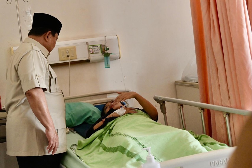 Presiden Prabowo Sampaikan Duka Cita Yang Mendalam Dan Jenguk Korban Tabrakan KA Di RSUD Bekasi