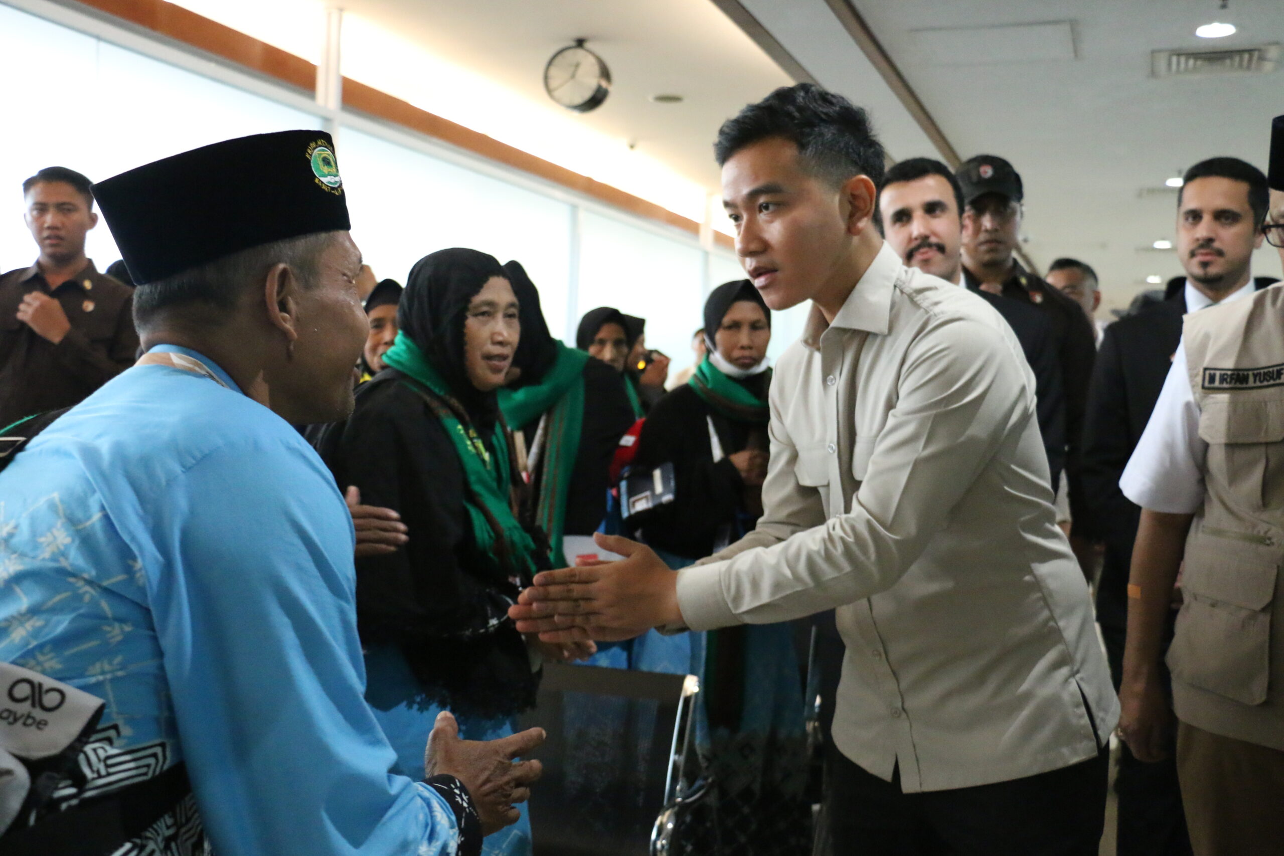 Wapres Gibran Tinjau Layanan Fast Track Di Bandara Juanda, Pastikan Kelancaran Keberangkatan Calon Jemaah Haji