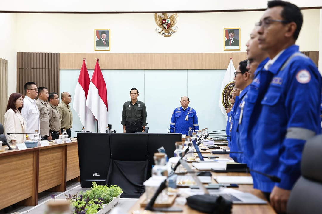 Menko AHY Dorong Penguatan Kolaborasi Sektor Industri Dan Pembangunan Infrastruktur Saat Kunker Di PT PAL Indonesia