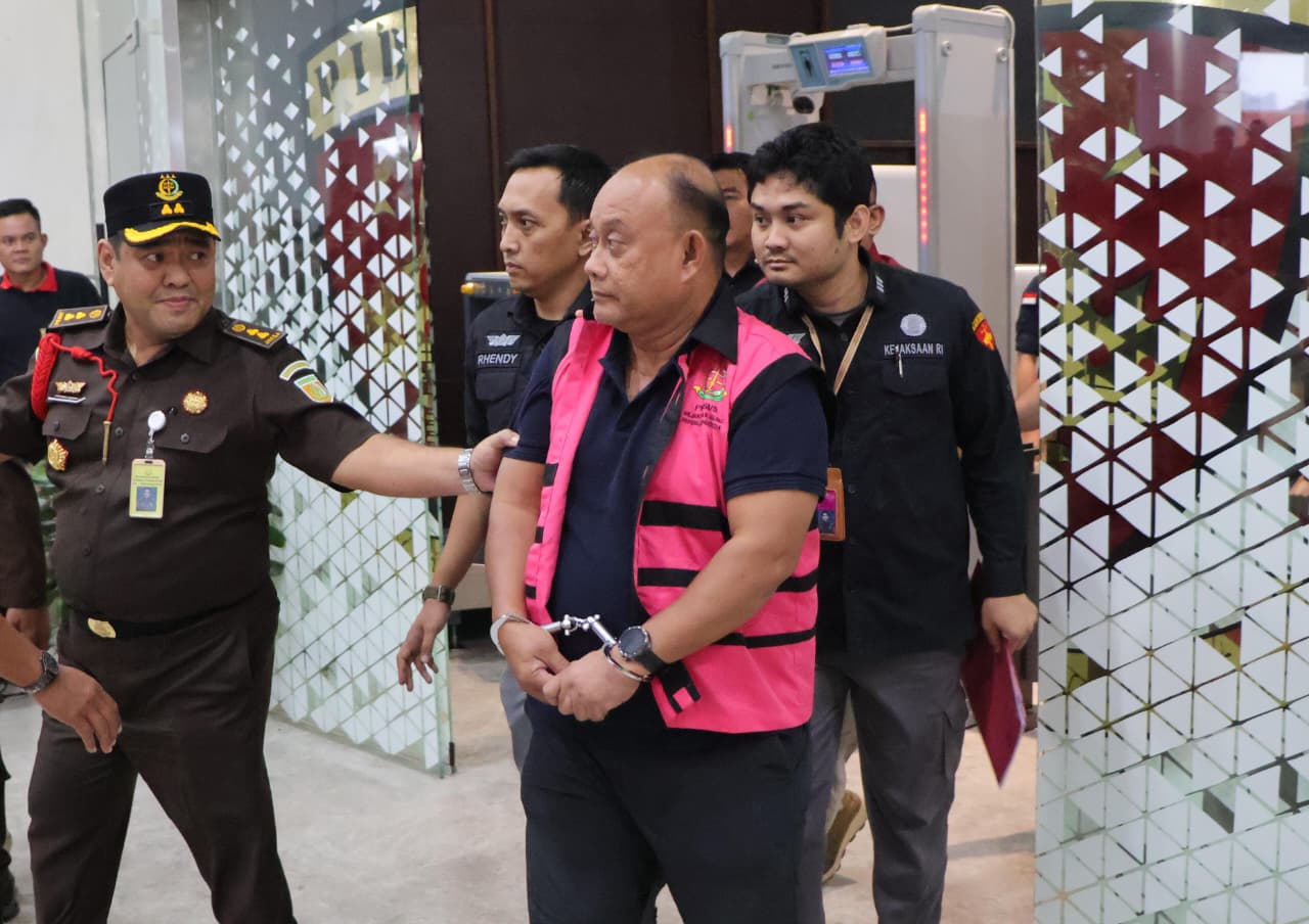 Jampidsus Kejaksaan Agung Tetapkan Dan Lakukan Penahanan 3 Tersangka Dugaan Tindak Pidana Korupsi Pada BGN