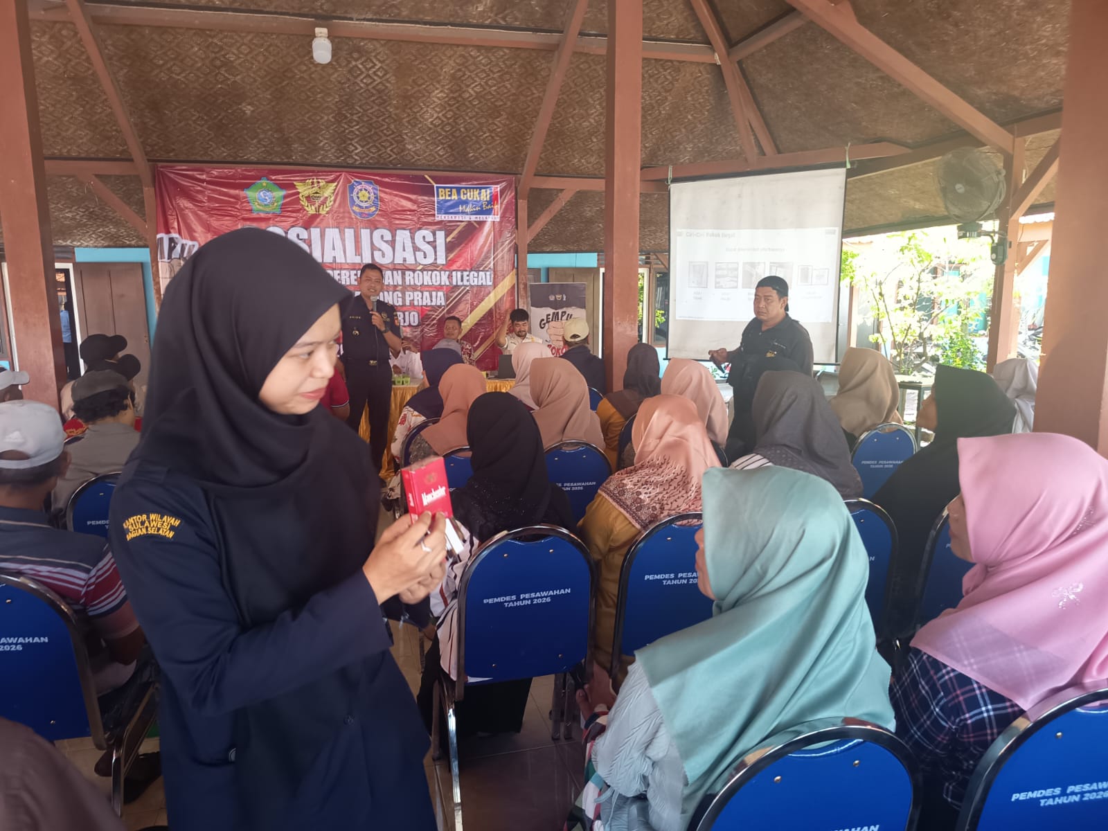 Satpol PP Sidoarjo Dan Bea Cukai Sosialisasikan “Gempur Rokok Ilegal” Di Desa Pesawahan Untuk Perkuat Pengawasan