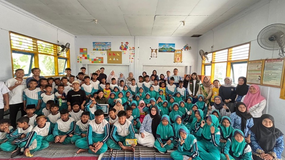Taman, Biopori, Dan Bank Sampah: Langkah Awal SDN Marmoyo Menuju Sekolah Adiwiyata