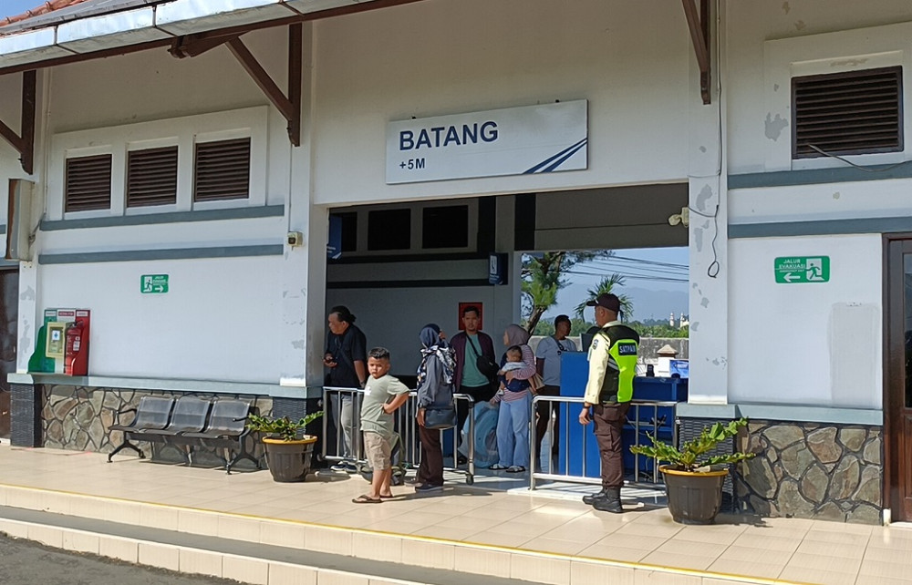 Libur Panjang, Penumpang KA Kaligung Di Stasiun Batang Naik Hingga 70 Orang Per Hari
