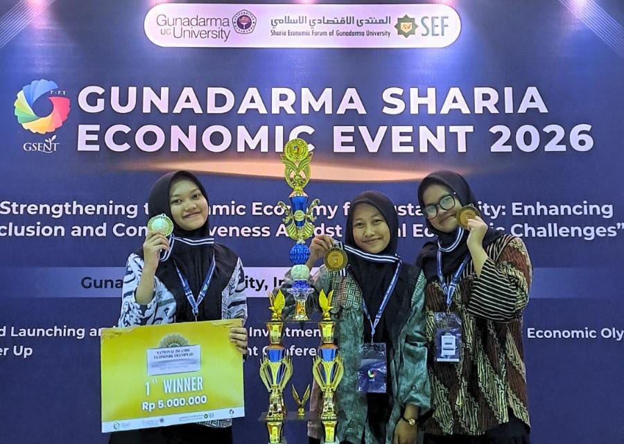 Mahasiswa EKIS FEB UNAIR Raih Juara National Islamic Economic Olympiad GSENT 2026 Lewat Inovasi Penguatan Ekonomi Syariah