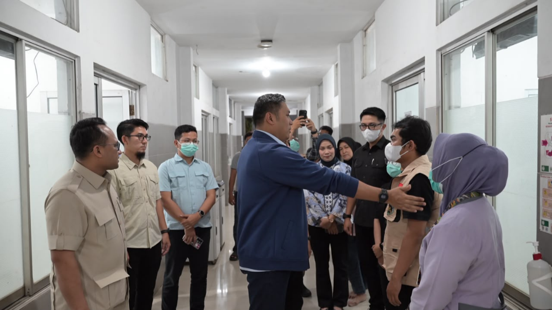 Kepala BGN Sambangi Korban Dugaan Keracunan MBG Di Semarang, SPPG Karangturi Disuspend