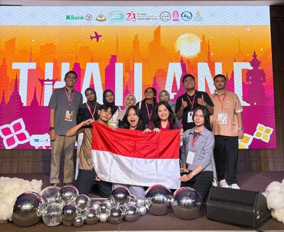 Delegasi Fakultas Farmasi UNAIR Raih 3 Prestasi Di 71st IPSF World Congress Bangkok 2026