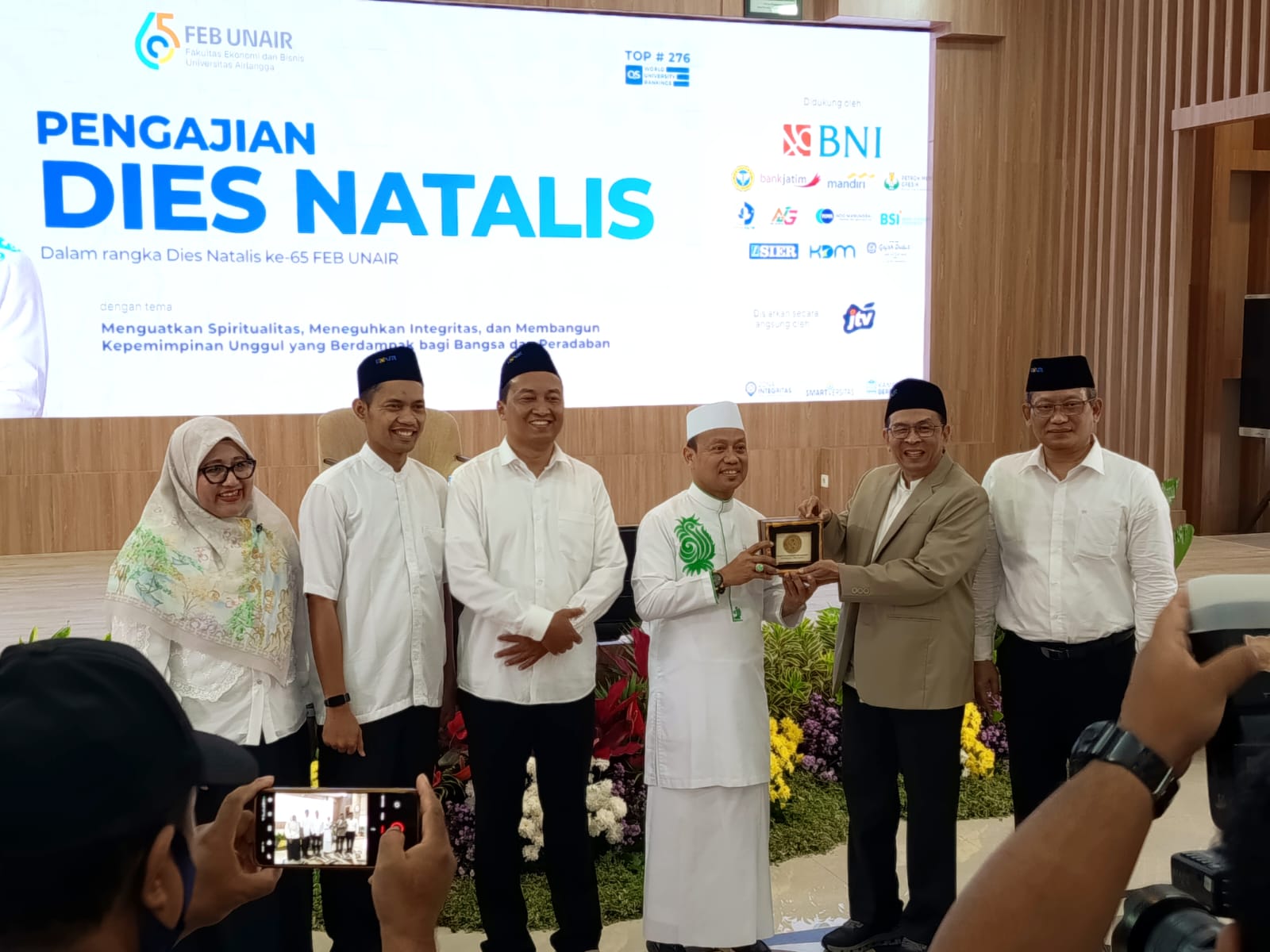 Awali Rangkaian Perayaan 65 Tahun, FEB UNAIR Hadirkan Ustaz Das’ad Latif Untuk Muhasabah Bersama