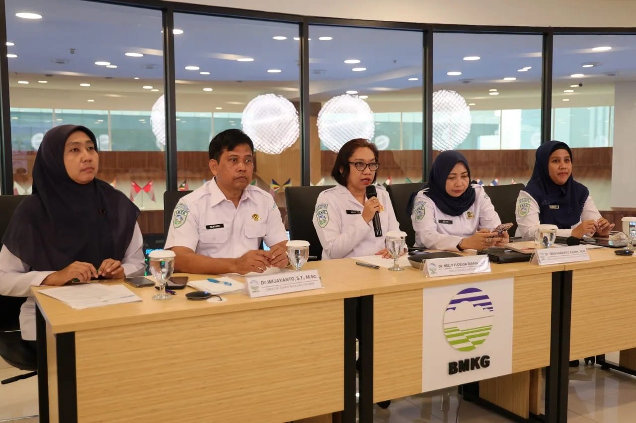 Masyarakat Dimbau Tetap Tenang Dan Waspada, BMKG Akhiri Peringatan Dini Tsunami Pasca-Gempa M7.7 NTT