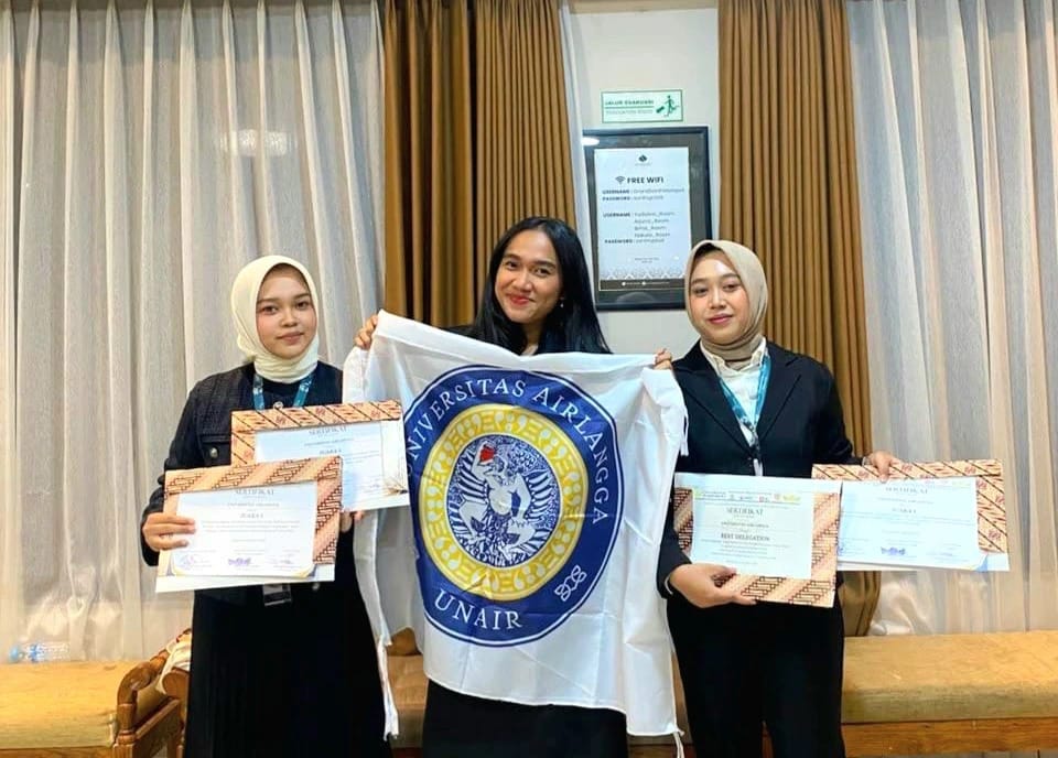 Mahasiswa FISIP UNAIR Raih 4 Prestasi Di Temu AdMI 2026 Lewat Inovasi “Green Productive Market” Untuk Pasar Tradisional Surabaya