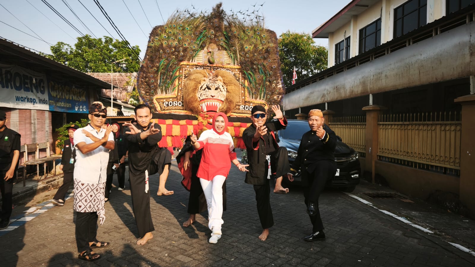 Wabup Sidoarjo Buka Karnaval HUT Ke-81 RI Di Perum TNI AL Jala Griya, Ajak Warga Terus Jaga Semangat Gotong Royong