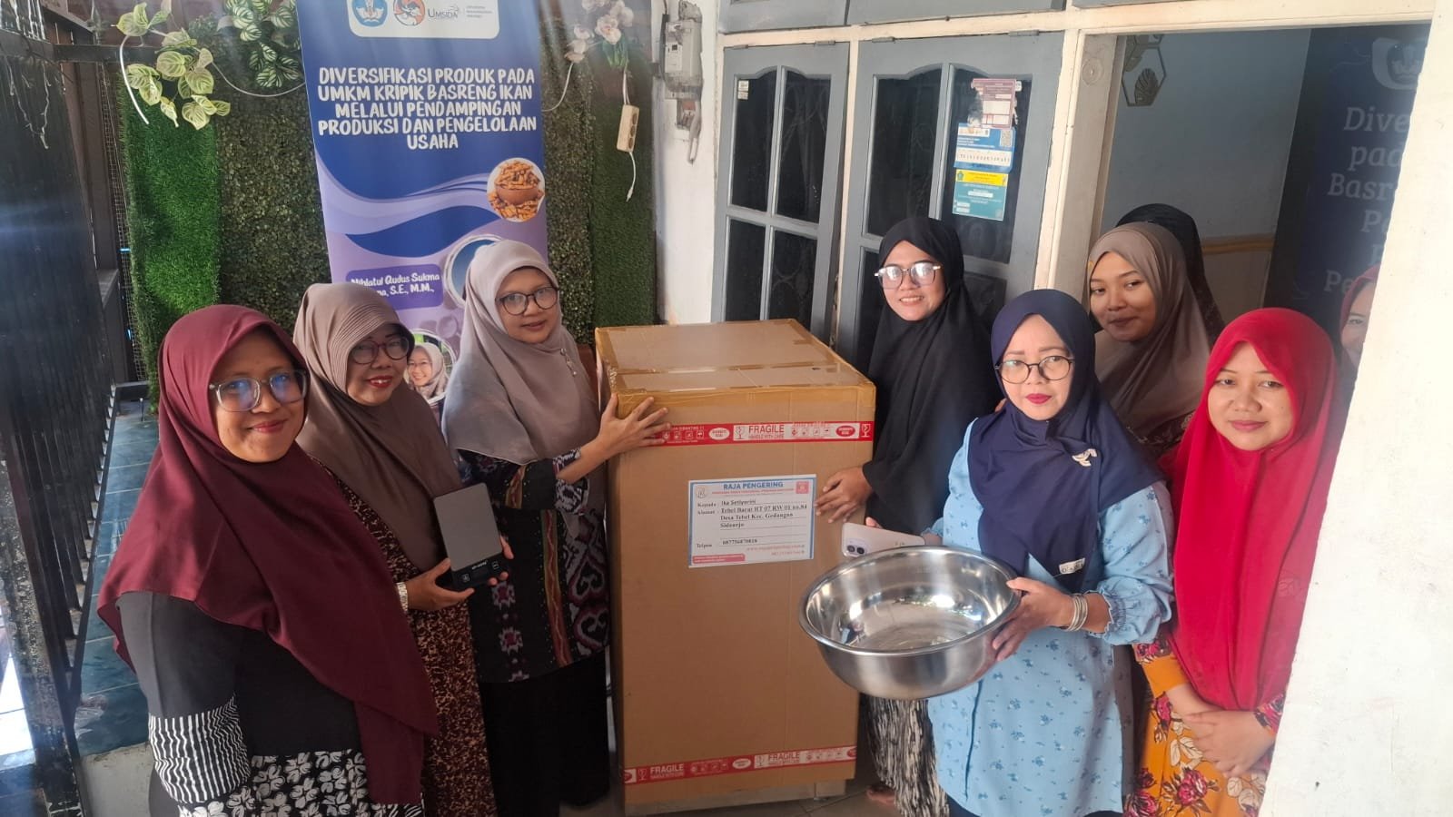 Dukung Diversifikasi Produk Tim Abdimas UMSIDA Serahkan Mesin Dehydrator ke UMKM, Dorong Efisiensi Produksi