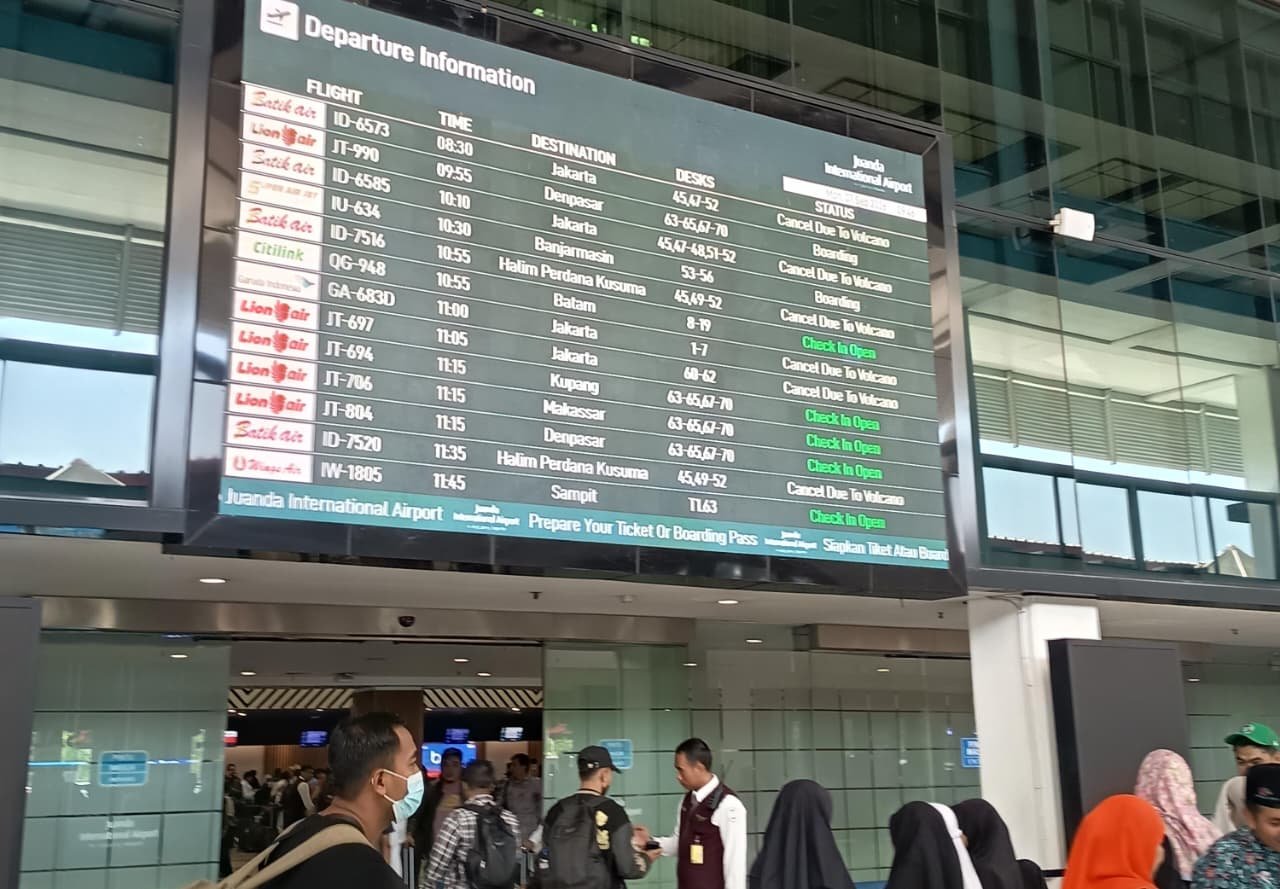 Update Dampak Erupsi Krakatau, 54 Penerbangan Di Bandara Juanda Dibatalkan, Operasional 24 Jam Sebagai Bandara Alternatif
