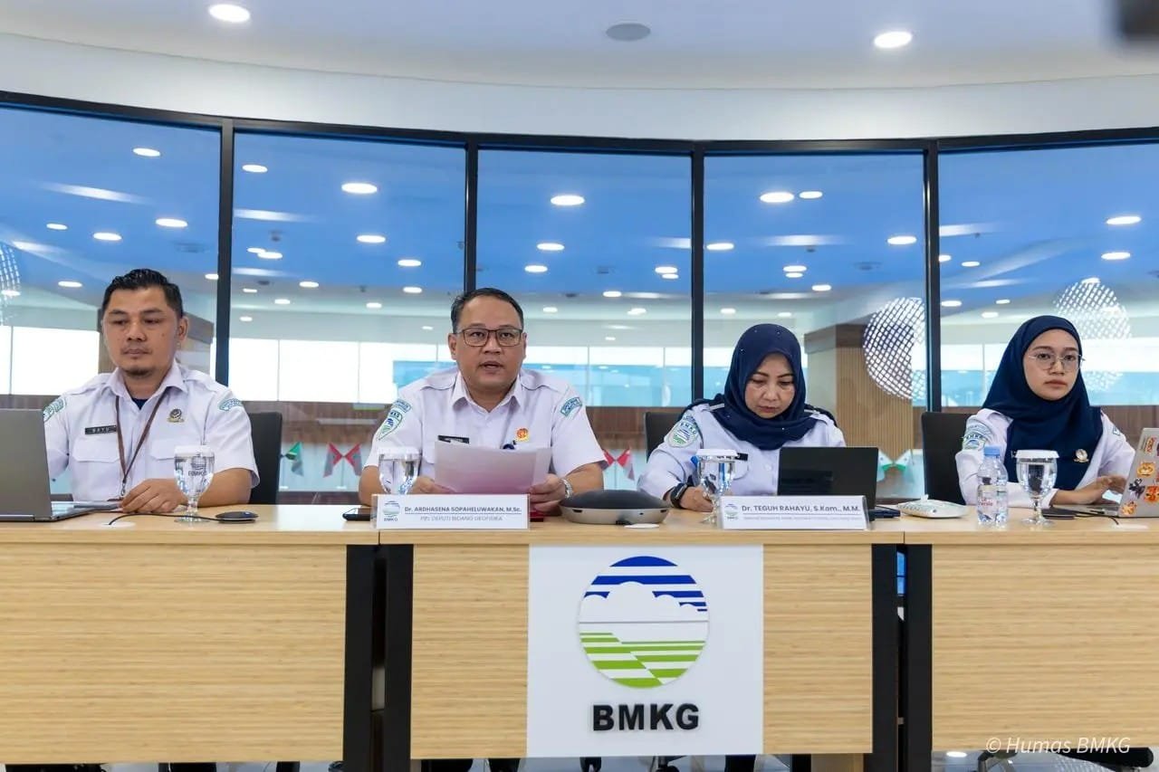 BMKG Imbau Warga Waspadai Bangunan Retak, Gempa Sumba Barat Daya Tak Berpotensi Tsunami
