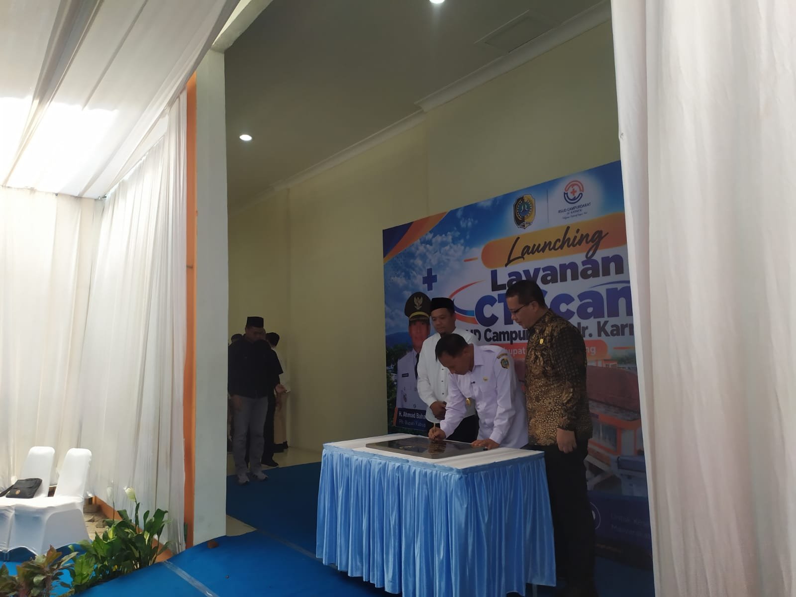Saat Plt Bupati H. Ahmad Baharudin Teken Prasasti CT Scan Campurdarat: Sejarah Baru Kesehatan Tulungagung Selatan Dimulai