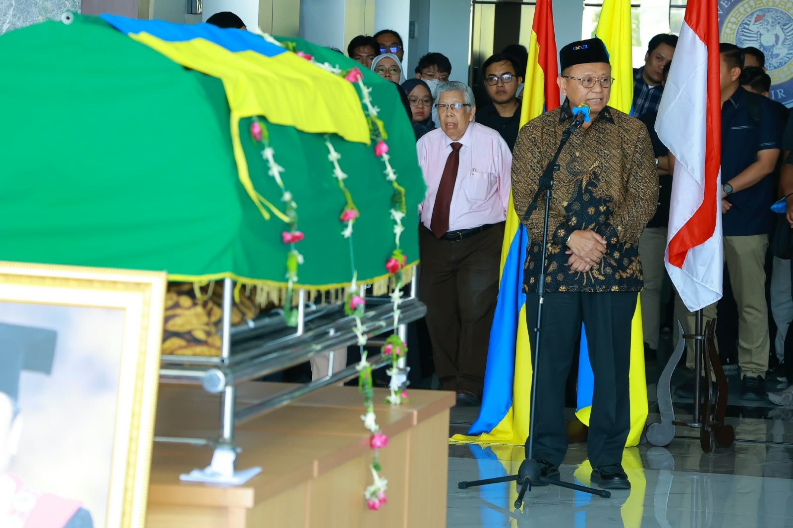 Duka Mendalam Selimuti FH UNAIR, Prof. Abd. Shomad Sang Guru Teladan Berpulang